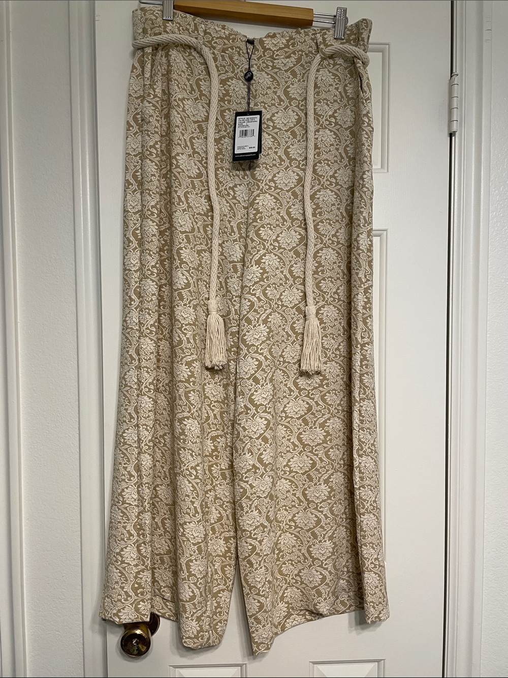 Adrianna Papell NWT Beige Cream Tassel Draped Curtain Panel with side pockets L